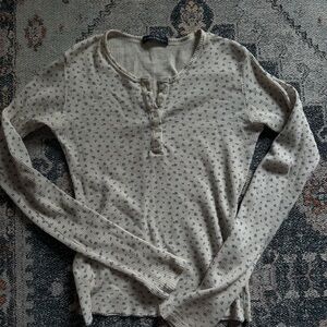 Brandy Melville white + blue floral long sleeve buttoned top